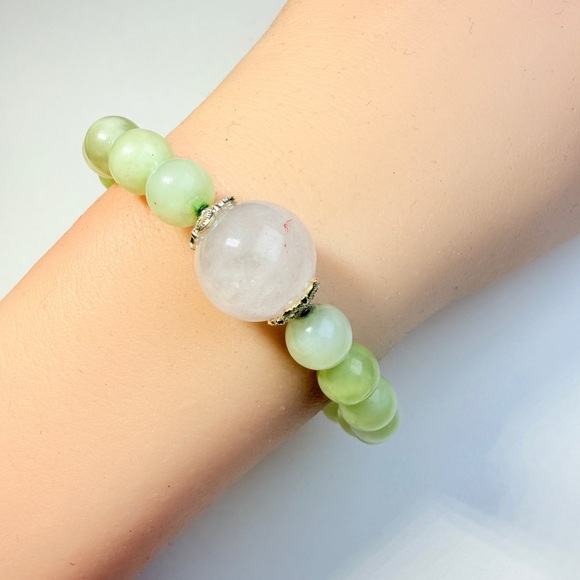 Handmade Light Green Stone Bracelet with Clear Center Bead - Picture 3 of 6